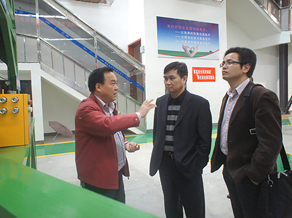 國家安全生產(chǎn)上海礦用設(shè)備檢測(cè)檢驗(yàn)中心主任、中國煤炭科工集團(tuán)上海研究院陳同寶先生一行